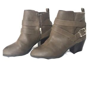 Half Length Women’s Boots Size 7